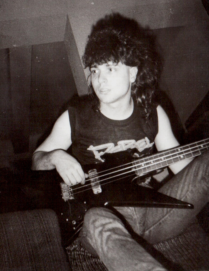 INTERVAL 86 Liviu chitara BASS.jpg